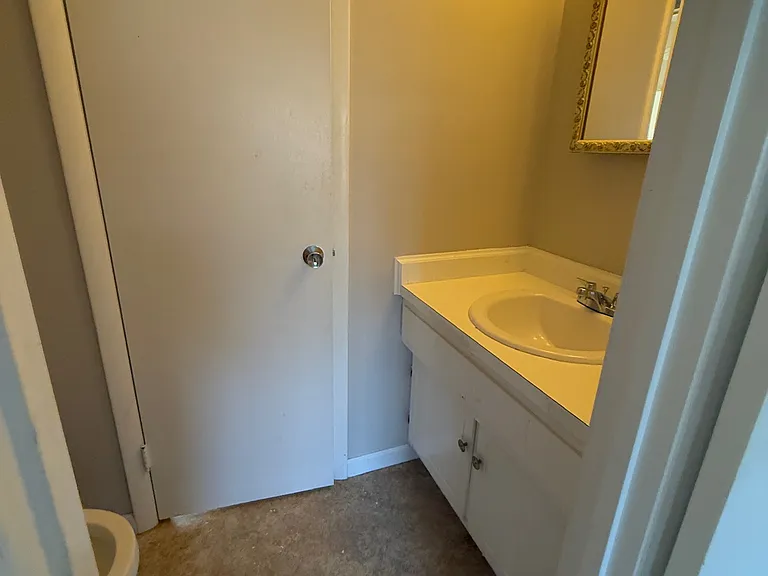 1708 N Hamilton St #C — Photo 29