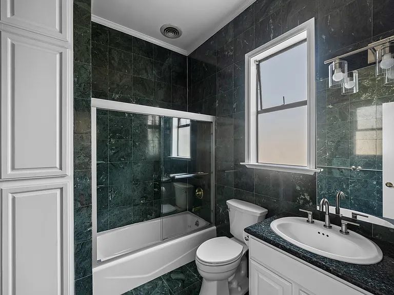 838 Green St — Photo 10