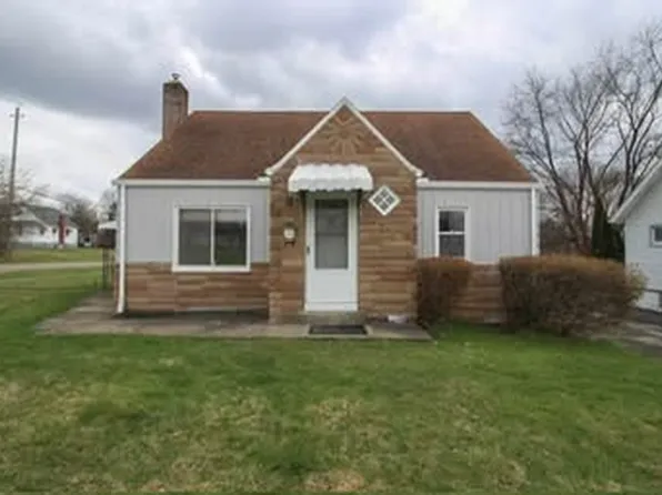 351 Ohio Ave, Girard, OH 44420