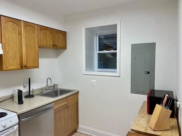2-72 V St NW #2 — Photo 5