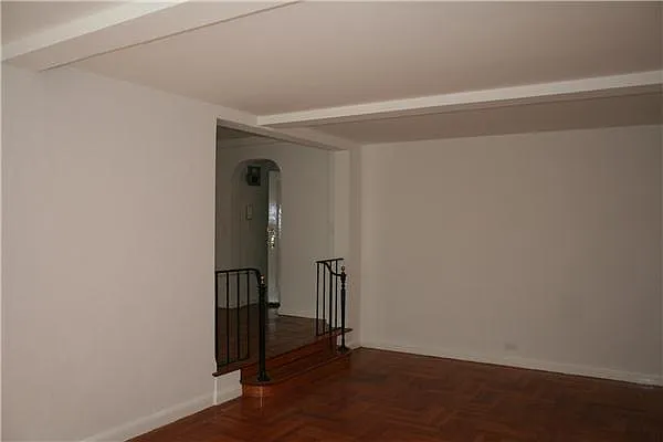 Rented by R New York | media 12