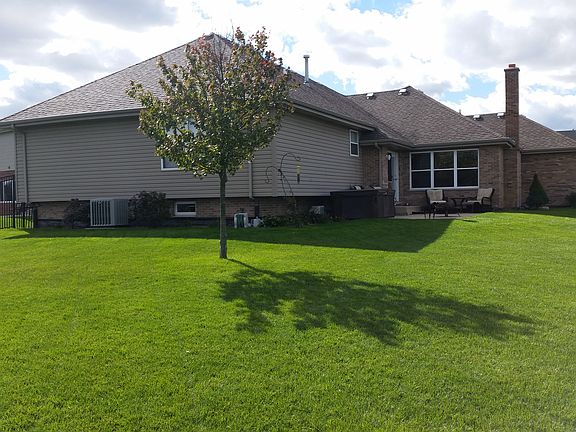 2nd image of 2838 Foxwood Dr