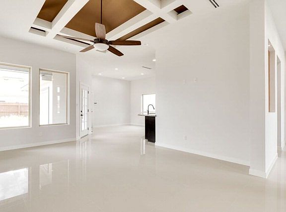 4th image of 2721 Grayson Ave