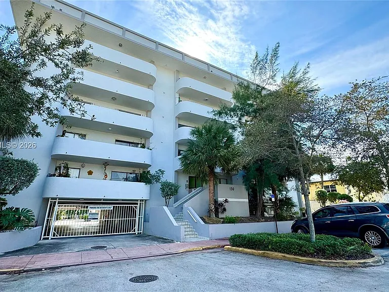 130 S Shore Dr #4B — Photo 33