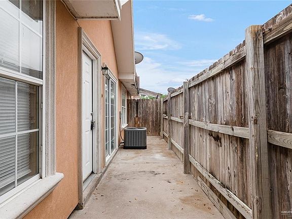 3rd image of 2604 Ringold Cir #1