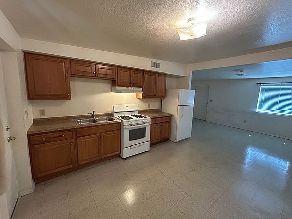 5th image of 732 W 44th St