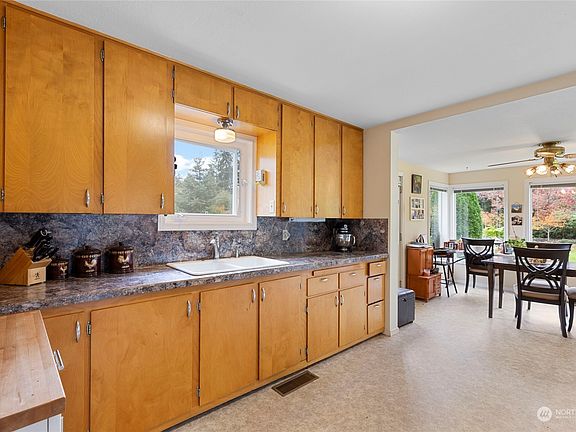3rd image of 12830 NE 80th Street