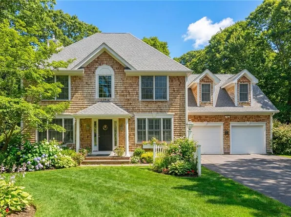 30 Wicklow Rd, Westerly, RI 02891