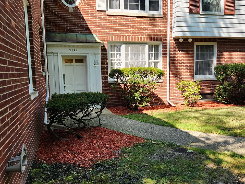 1st image of 2493 Winchester Dr #201