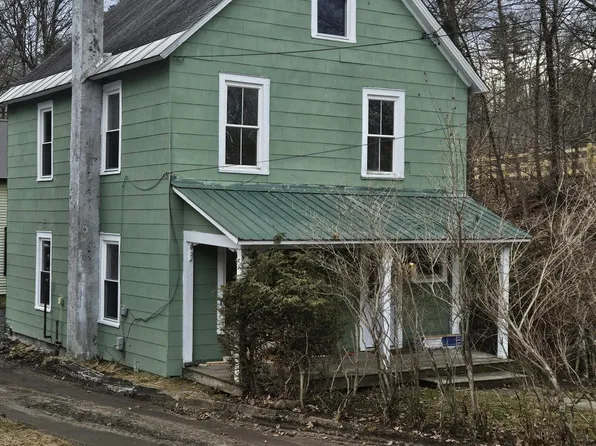 102 Woodruff St, Saranac Lake, NY 12983