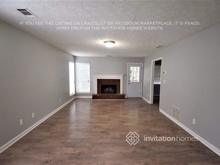 210 Enon Ct SW — Photo 2