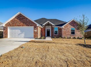 221 Poinsetta Dr, Palmer, TX 75152