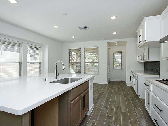 5th image of 530 W Cascade Heights Dr