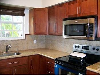 4th image of 801 NE 91st Ter