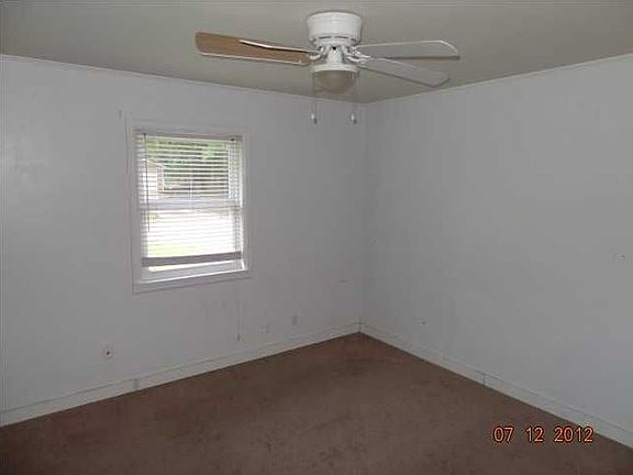 5th image of 3115 Louise Dr S