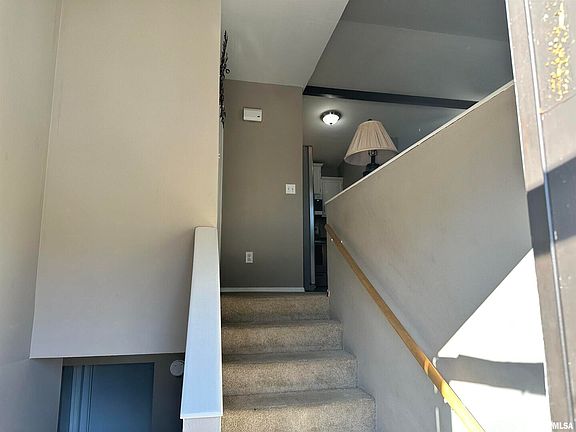 3rd image of 2106 W Sunset Dr