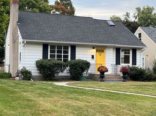 3208 W 60th St, Edina, MN 55410