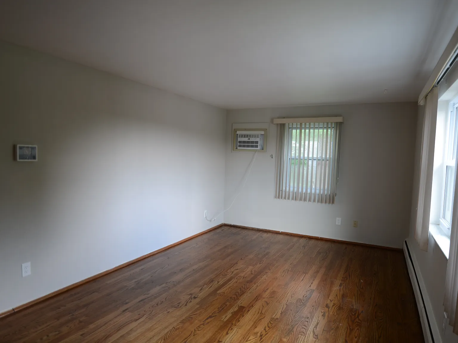 1 bed, 750 sqft, $995 — Photo 2