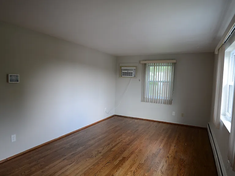 4216 Settle St — Photo 2