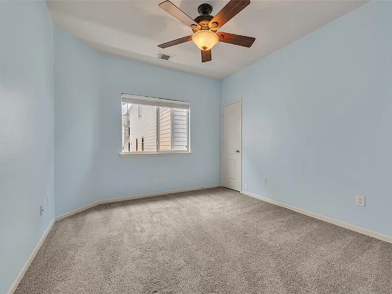 2614 Shady Acres Ct — Photo 15