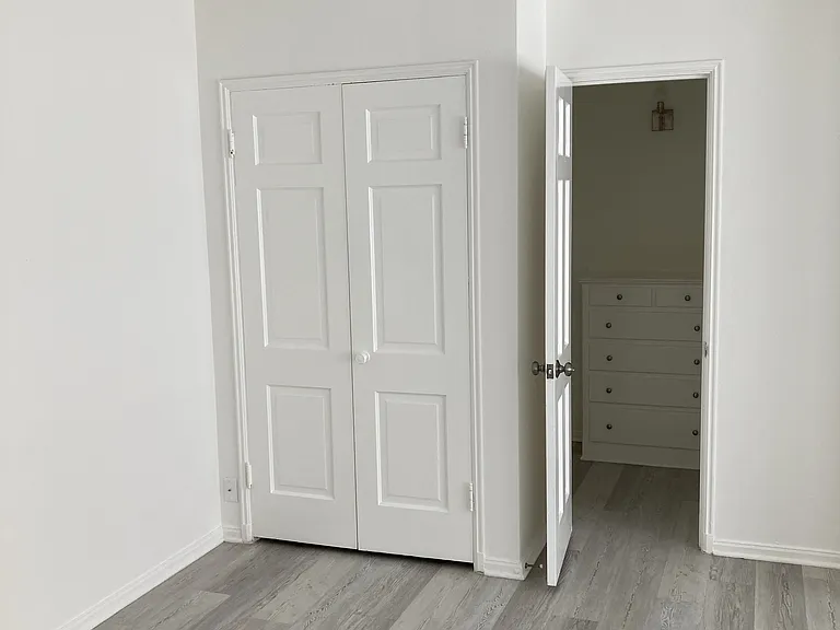 427 Montana Ave #22 — Photo 9
