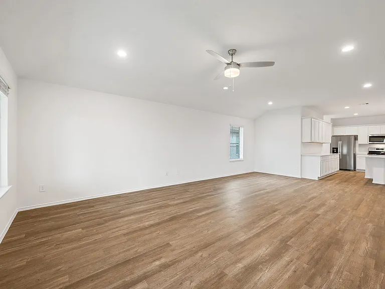 3085 Emerald Ocean Dr — Photo 40