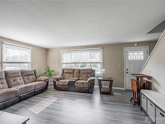 4th image of 1009 Van Arden Dr