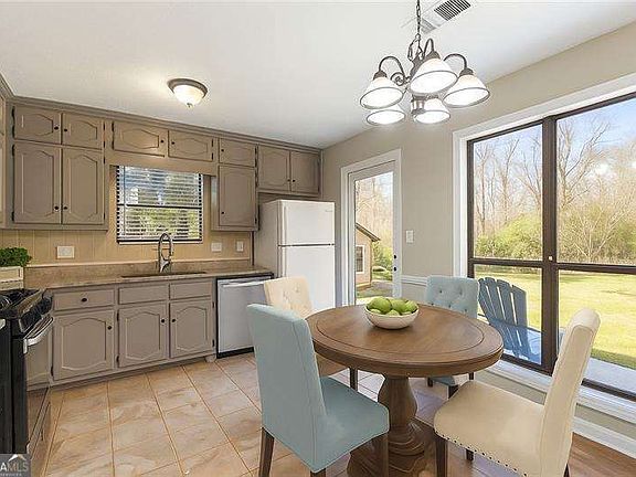 5th image of 4709 Trickum Rd NE