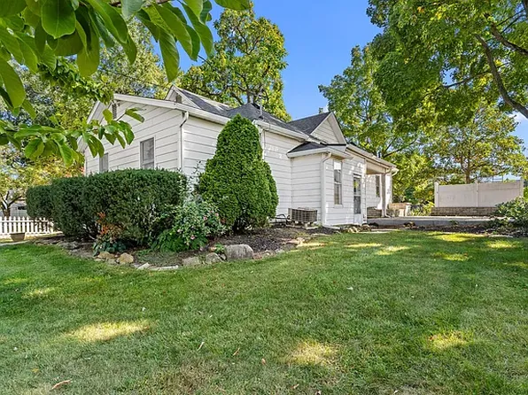 6208 4th St, Lewis Center, OH 43035