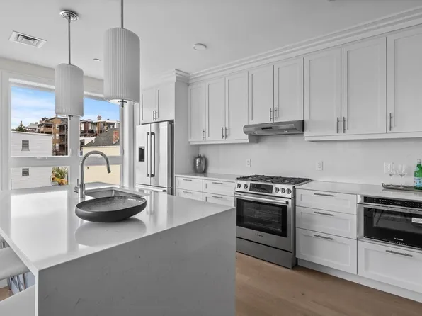 301 Border St #504A, Boston, MA 02128