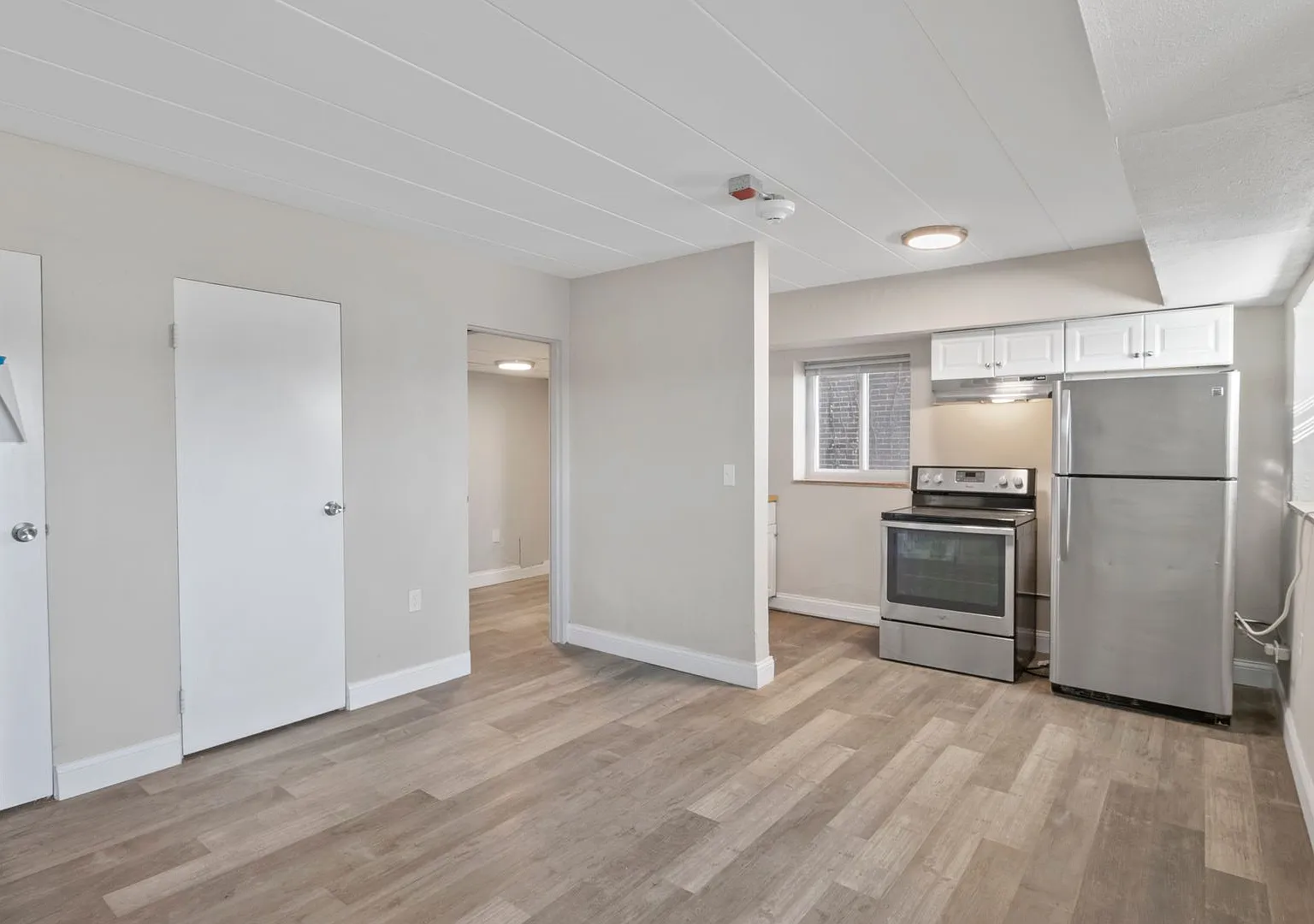 Riverview Apartments — Photo 3
