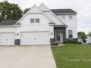1308 Shadow Hills Dr SW, Byron Center, MI 49315