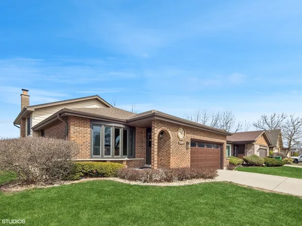 10542 Camelot St, Westchester, IL 60154