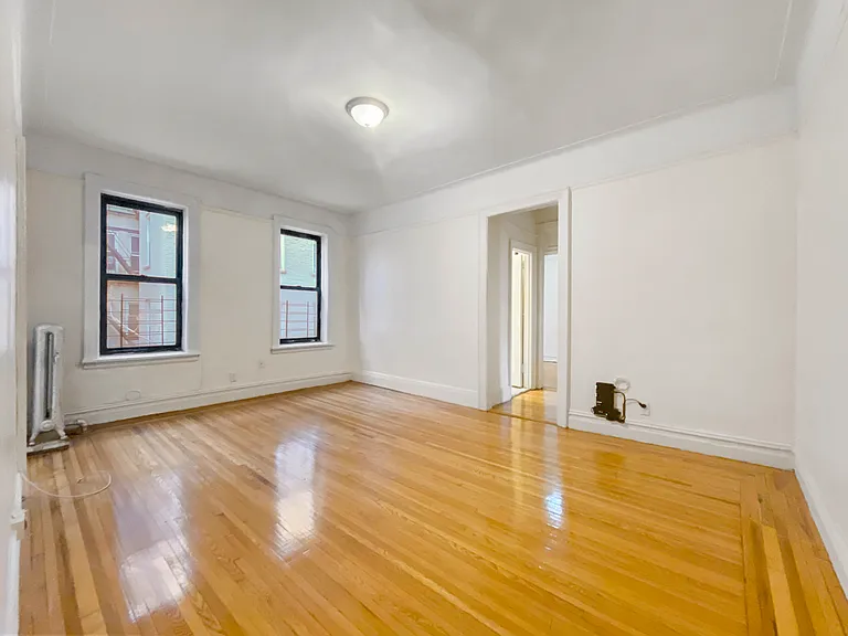 555 Fort Washington Ave #2EE — Photo 1