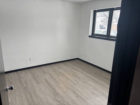 3rd image of 2122 Taylor Dr
