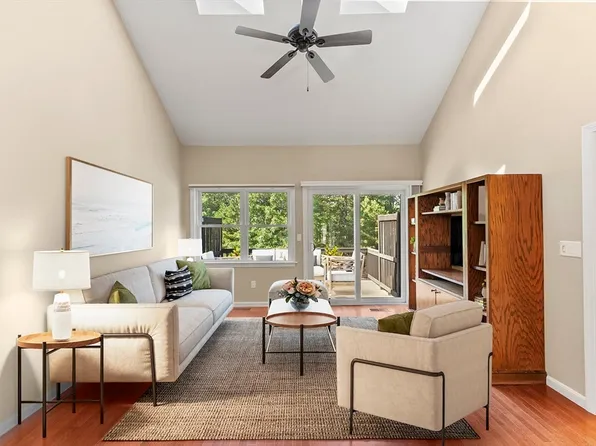 61 Bradstreete Xing Unit 61, Plymouth, MA 02360