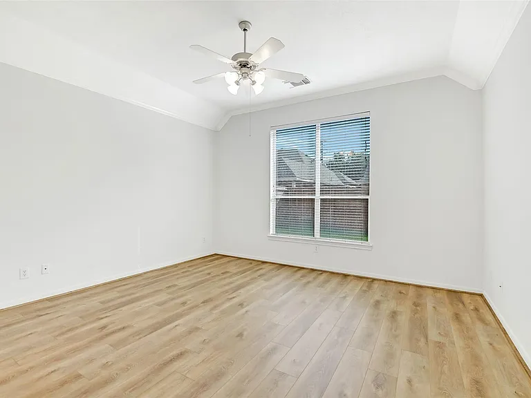 19227 Countryhills Ct — Photo 21