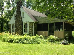 471 Benton Hill Rd, Becket, MA 01223
