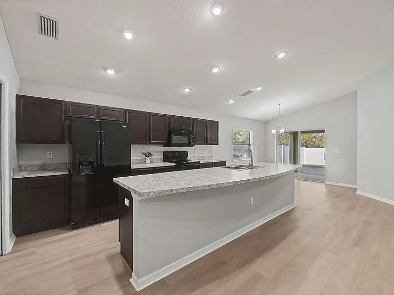 7918 Chestnut View Dr — Photo 8