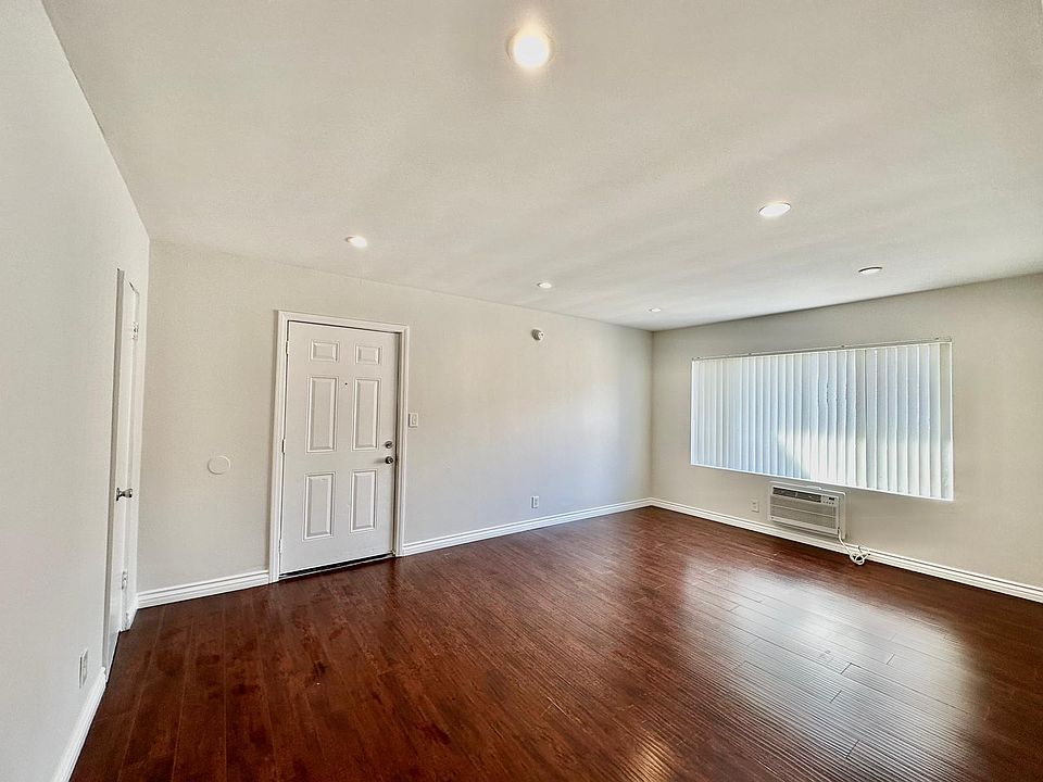 1st image of 5746 Waring Ave APT 6