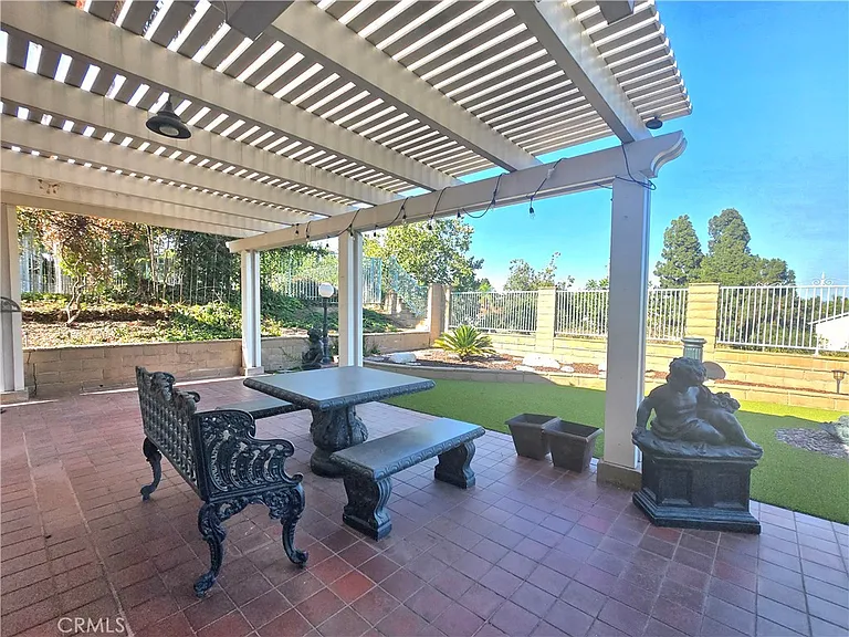 2200 Camino Rey — Photo 30