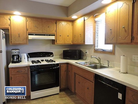 5th image of 15136 Heather Ct #15136