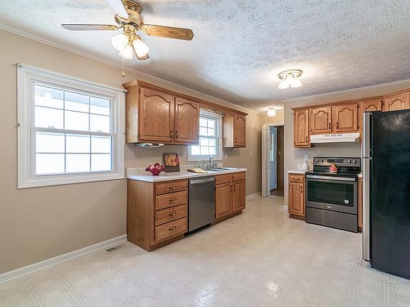 5th image of 16178 Richardson Ave