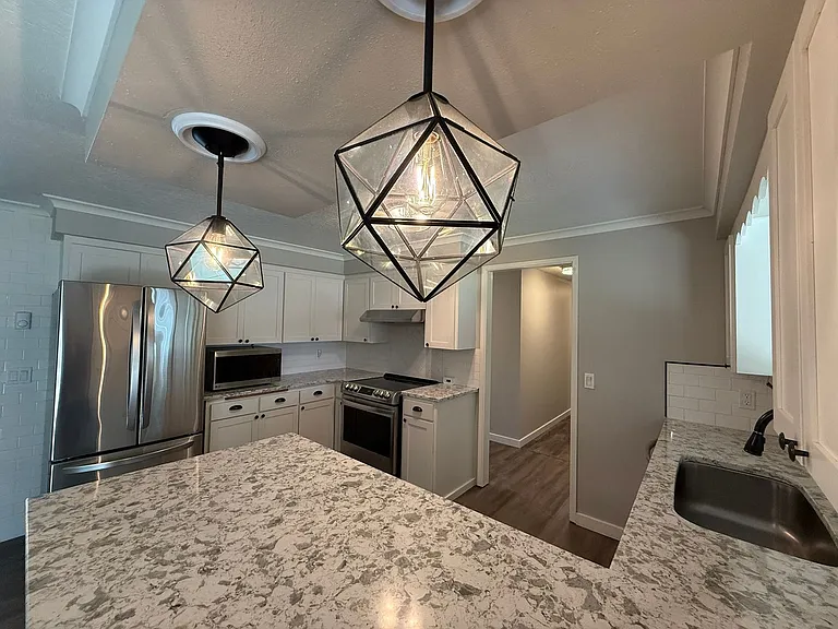 640 Lincoln Ave — Photo 11