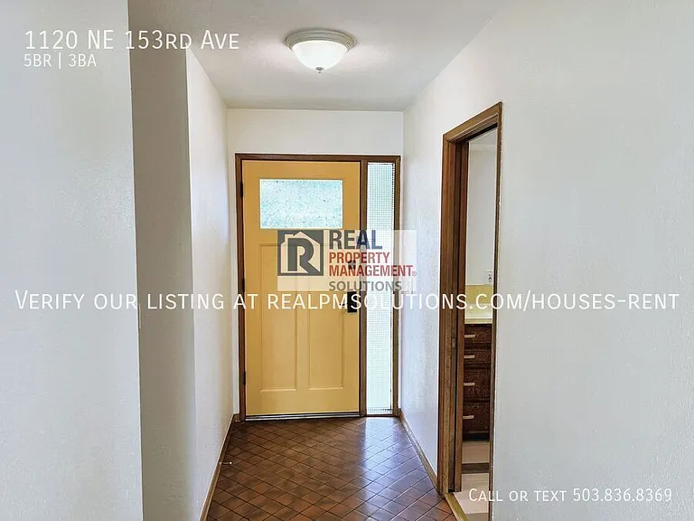 1120 NE 153rd Ave — Photo 3