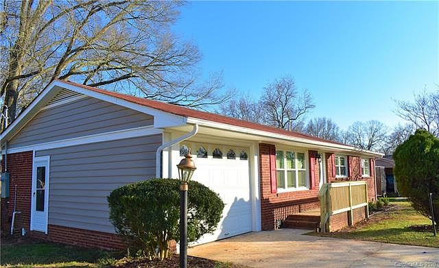 1st image of 628 Honeywood Ln