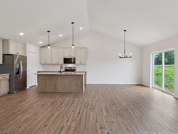 3rd image of 4944 River Oaks Rd