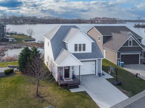 3442 Cottage Cove Dr, Fenton, MI 48430