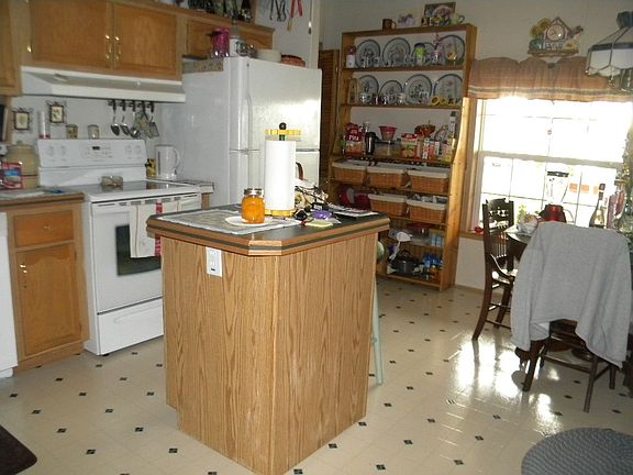 3rd image of 151 Heatherbrooke Est