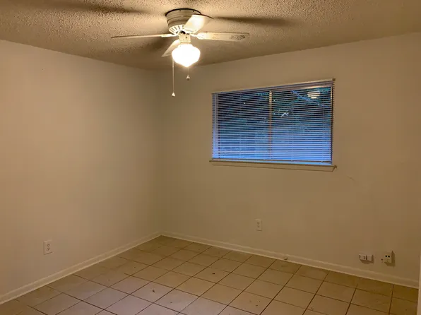 4703 Sagebrush Cir, Austin, TX